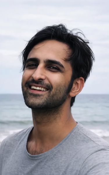 پرونده:حسین ربیعی شهید قم.jpg