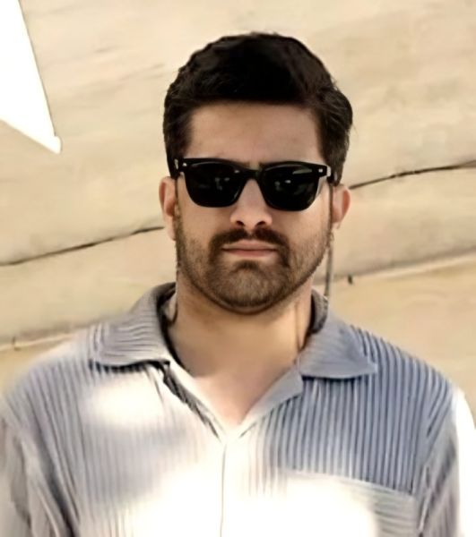 پرونده:نوید صالحی1.jpg