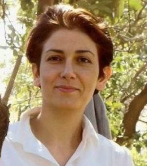 پخشان عزیزی ۴.jpg