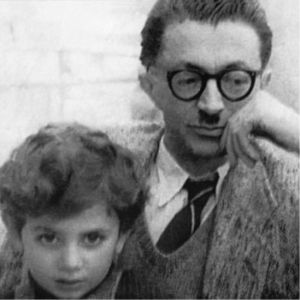 با پسر صادق چوبک.jpg