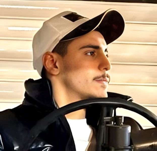 پرونده:آرین روایی1.jpg