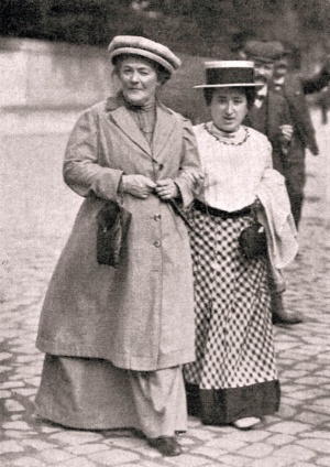 کلرا زتکین و رزا لوکزامبورگ- ژانویه‌ ۱۹۱۰