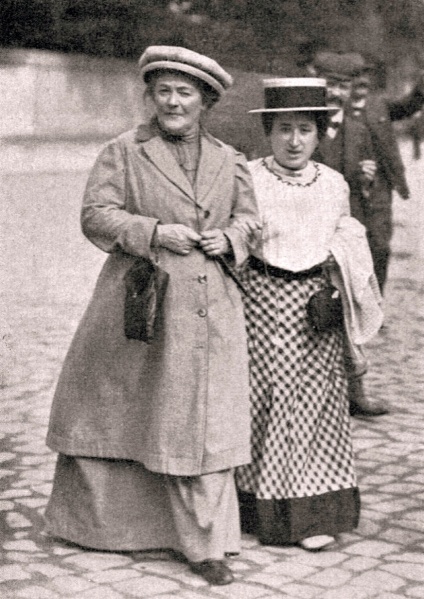 پرونده:کلرا زتکین و رزا لوکزامبورگ- ژانویه‌ ۱۹۱۰.jpg