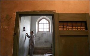 سلول انفرادی فرخی یزدی.jpg