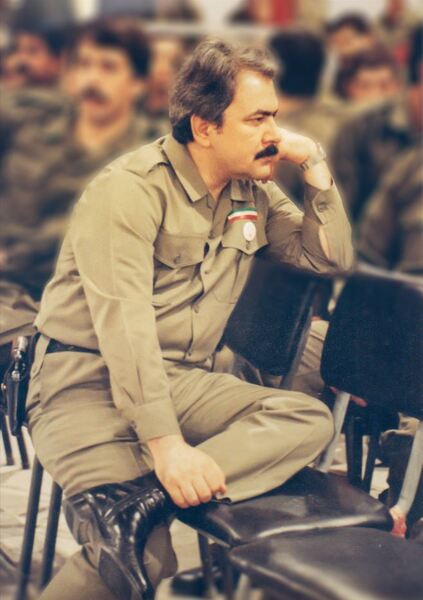 پرونده:مسعود رجوی در لباس نظامی.JPG