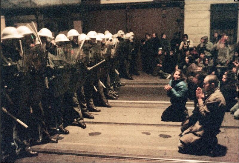 پرونده:انقلاب مخملی ۱۹۸۹ چکسلواکی.JPG