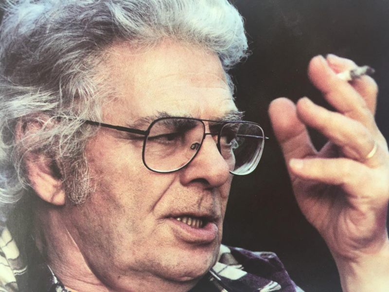 پرونده:شاملو در اواخر عمر.jpg